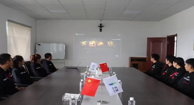 【木蘭龍能】木蘭龍能公司組織開展中國人民抗日戰(zhàn)爭(zhēng)暨世界反法西斯戰(zhàn)爭(zhēng)勝利75周年觀影活動(dòng) (1).jpg